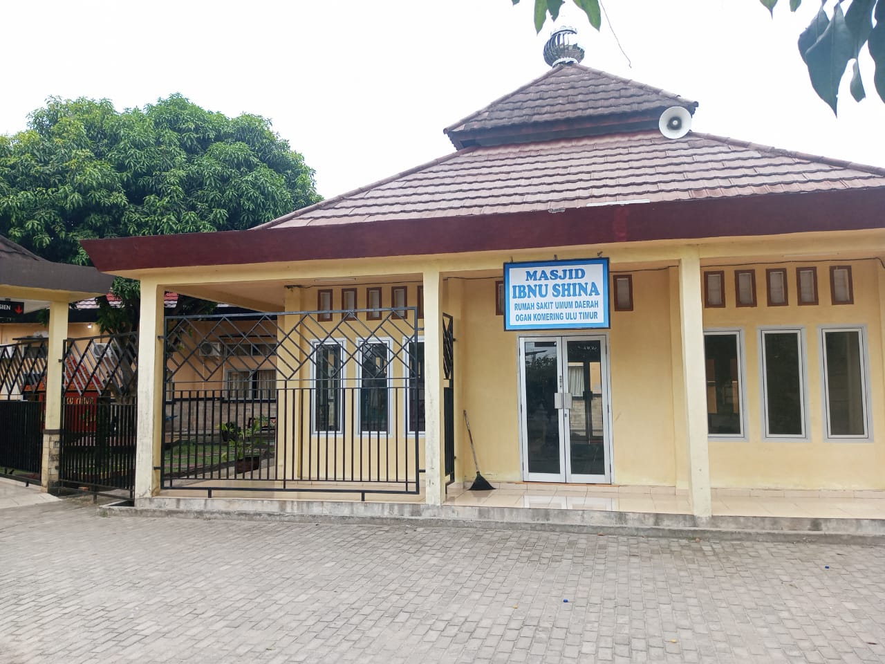 MASJID IBNU SHINA RSUD OKU TIMUR