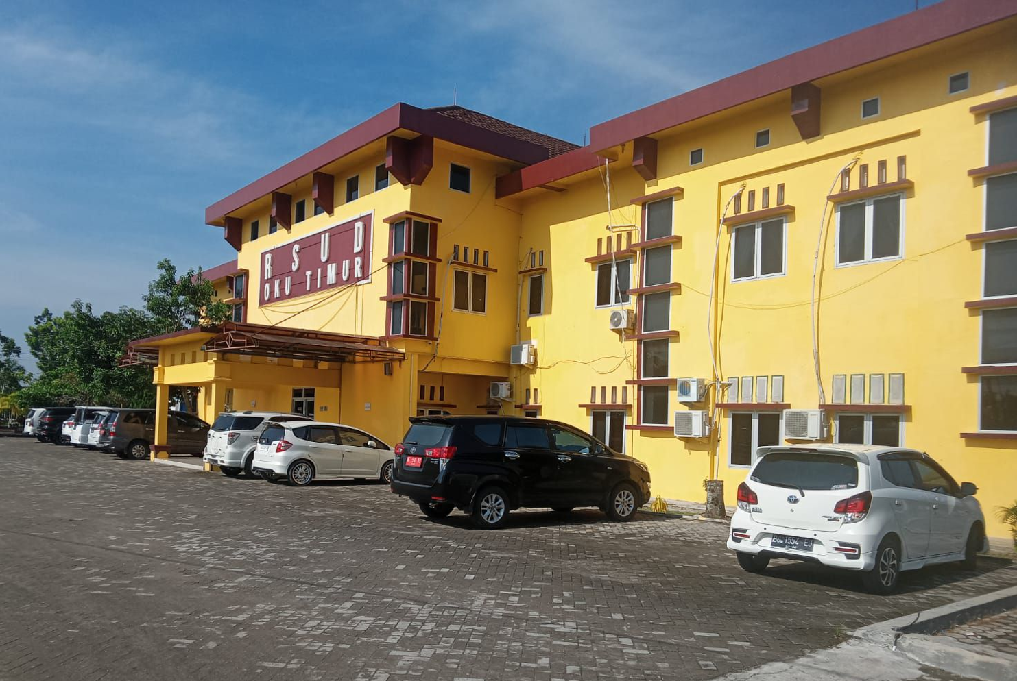 TEMPAT PARKIR MOBIL RSUD OKU TIMUR