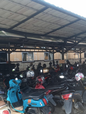 TEMPAT PARKIR MOTOR RSUD OKU TIMUR