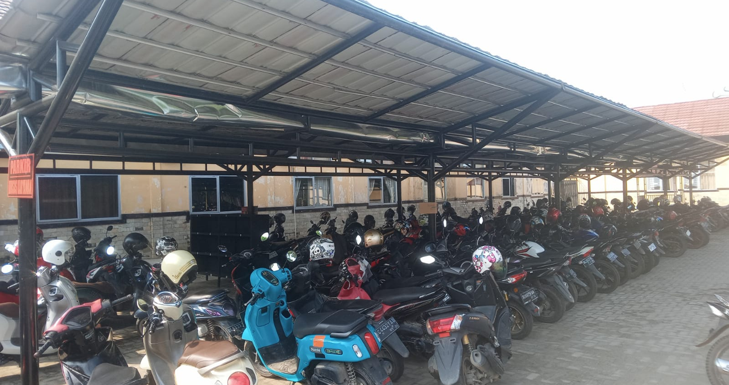 TEMPAT PARKIR MOTOR RSUD OKU TIMUR